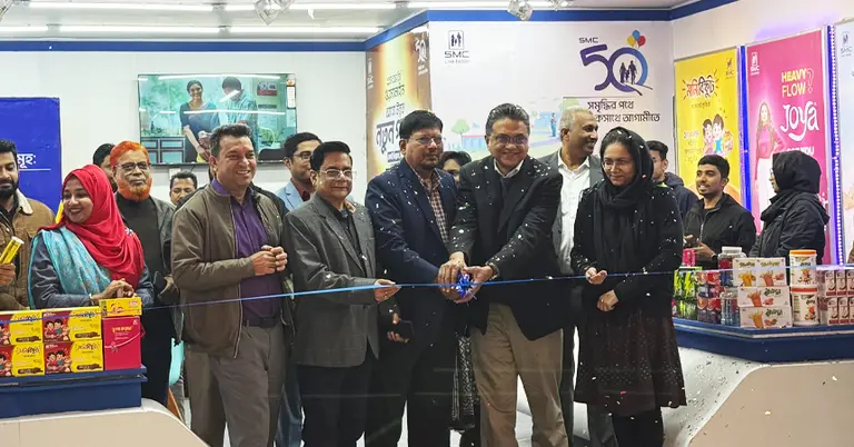 বাণিজ্য মেলায় এসএমসির স্টল উদ্বোধন